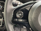 ステアリングにオーディオ操作スイッチが付いています。オーディオ画面に直接タッチしなくても操作が出来ますので、運転に集中できます。