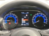 【メーター】メーター内のカラーディスプレイには運転をサポートするさまざまな情報を表示!
