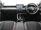 ◆視界広々で非常に運転しやすくロングドライブでも疲れを感じさせないすっきりとまとまったインパネ周りです。