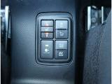 【シートヒーター】寒い日の運転など冷えやすい脚部を快適に温めてくれる。嬉しい機能♪