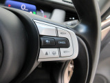 Hondaセンシングの機能のひとつ、アダプティブクルーズコントロール付!アクセルから足を離しても設定したスピードと前車との車間を保ち走行してくれます!車線維持もアシスト☆高速道路で疲労軽減ですね☆