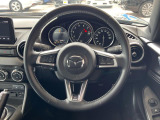 【純正革巻きステアリング】上質な革を使用することで、手にしっかり馴染みとても運転しやすいハンドルです♪