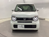 丸い目が印象的なヘッドライトです。