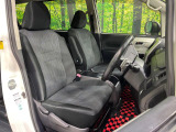 運転席シート廻りは使用感も少なく、良好な状態となっています。丁寧に使われていたことがよくわかりますね。
