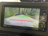 【バックカメラ】駐車時に後方がリアルタイム映像で確認できます。大型商業施設や立体駐車場での駐車時や、夜間のバック時に大活躍!運転スキルに関わらず、今や必須となった装備のひとつです!