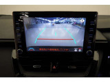 バックモニターがあれば車庫入れ時など、後ろが確認できて安心です。運転に自信がない方にはおすすめの装備です。ただし、バック時目視での確認も忘れずに。