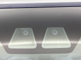 【スマートアシスト】走行中に前方の車両等を認識し、衝突しそうな時は警報とブレーキで衝突回避と被害軽減をアシスト。より安全にドライブをお楽しみいただけます。