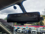 スマートルームミラーになっています 8人乗車時でも後方確認ができます
