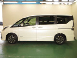 メーカー系ディーラーの中古車なので、ワイド保証{1年間走行距離無制限}日本全国の日産のお店でアフターサービスが受けられます。
