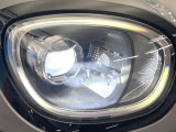 ●LEDヘッドライト:夜間走行時も良好な視界を確保し安心して運転できる高輝度LEDヘッドライトを装備!点灯速度が早く、消費電力も抑えられています。