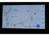 【ディスプレイオーディオ(コネクティッドナビ対応)Plus】T-Connect契約でより便利にご利用いただけるセンター通信型ナビゲーションです。便利な機能が色々ございます。スタッフにご確認ください。