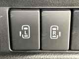 【両側パワースライドドア】スマートキーや運転席のスイッチで後席両側スライドドアの開閉が可能♪電動だから力を入れてドアを開ける必要が無く、小さなお子様でも簡単に開け閉めでき快適です♪