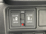 【両側パワースライドドア】スマートキーや運転席のスイッチで後席両側スライドドアの開閉が可能♪電動だから力を入れてドアを開ける必要が無く、小さなお子様でも簡単に開け閉めでき快適です♪