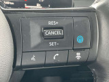 プロパイロット搭載。高速道路でドライバーに代わってアクセル、ブレーキ、ステアリングを自動制御します。