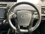 【純正革巻きステアリング】上質な革を使用することで、手にしっかり馴染みとても運転しやすいハンドルです♪