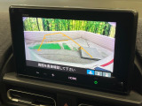 【バックカメラ】駐車時に後方がリアルタイム映像で確認できます。大型商業施設や立体駐車場での駐車時や、夜間のバック時に大活躍!運転スキルに関わらず、今や必須となった装備のひとつです!