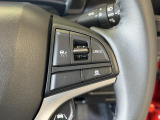 「運転操作の軽減」をサポート。設定した速度での走行や、適切な車間距離を保ちながら先行車を追従することで、運転操作の負担を軽減します。アダプティブクルーズコントロール(ACC)スイッチ。