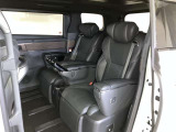 ゆとりある広々とした車内空間は、ドライブを始め買い物やレジャーなど、幅広く活躍します。一人でもみんなとでもお出かけを楽しみましょう!