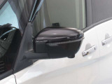 ウィンカードアミラー☆ライトの点滅で対向車、歩行者などに曲がることを知らせることができるので安心・安全につながりますね♪