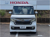 ヘッドライト点灯時です!フォグランプもついてます!