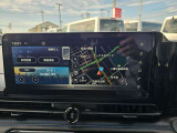 純正ナビゲーションになりマップ機能はもちろん、音楽もBluetooth接続で楽しいドライブができます。