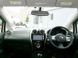 車内。視界も良好でストレス無く快適なドライブをご提供できます♪