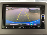 バックモニター付きで、車庫入れやバック時の後方確認をサポート。