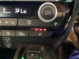 シートを素早く温め、寒い日の運転も快適。3段階で温度調節が可能です。