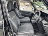 適度なホールド感と快適な座り心地の運転席シートまわり!