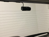 後方にもドライブレコーダーのカメラが付いています。前後両方でお車の周りを監視・記録いたします。