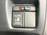 【パワースライドドア】スマートキーや運転席のスイッチでスライドドアの開閉が可能♪電動だから力を入れてドアを開ける必要が無く、小さいお子様でも、重い荷物を持っている時もラクに開け閉めできます♪