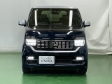 LEDヘッドライトを装備しています。LEDヘッドライトはとても明るく、雨の日や夜間走行も安全・安心です。オートライトコントロール付きで周囲の明るさに応じて自動で点灯・消灯します