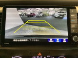 後方確認はお任せ! リアカメラ装備でバック駐車をサポートします。