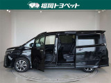両側パワースライドドア付きだから、狭い駐車スペースなどでの 乗り降りラクラク!小さなお子さまのいるご家庭には嬉しい装備。