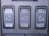 両側電動スライドドアを装備しております。