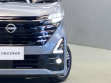 【ハイビームアシスト】先行車や対向車のライト、周辺の明るさに合わせて、ハイ・ロービームを自動で切り替え。切り替えのわずらわしさと切り替え忘れを無くしてくれます!