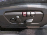 電動フロントシート(運転席メモリー機能付き)
