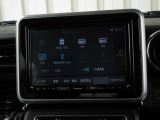 ナビゲーションは8インチパイオニアメモリーナビ(AVIC-RLS901)を装着しております。AM、FM、CD、DVD再生、Bluetooth、音楽録音再生、フルセグTVがご使用いただけます。