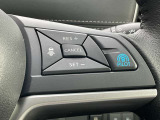 プロパイロット搭載。高速道路でドライバーに代わってアクセル、ブレーキ、ステアリングを自動制御します。