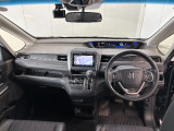 見通しの良い運転席回りとなっておりますので安心して運転をして頂けます!窓が大きいので明るく開放的な室内です