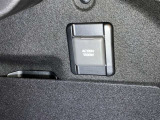 ラゲージルームにAC100V/1500Wのアクセサリーコンセントが付いています。