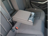 Audi正規ディーラーが高品質をお約束。高度な訓練・教育を受けたAudi専任メカニックが、100項目にもおよぶ精密な点検を実施。すべてクリアしたAudi車だけ、あなたのお手元に届けられるのです