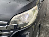 【キセノンヘッドライト】悪天候や夜間走行時も良好な視界を確保し安心して運転できるヘッドライトを装備!