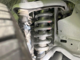 お車を安心してお乗りいただく為には、足回りの定期点検が欠かせません。サービスサポート(有償保証)では無料点検もご提供しており、安心のカーライフをお過ごしいただけるサポート体制が整っています。