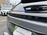PEUGEOTエンブレム。