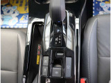 当店ではスポーツグレードや人気車種・上級グレードを主に仕入れ強化しております!中古車でお買い得感あるお車展示中となっておりますのでお客様のご来店、お見積もり依頼お待ちしております。