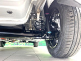 お車を安心してお乗りいただく為には、足回りの定期点検が欠かせません。サービスサポート(有償保証)では無料点検もご提供しており、安心のカーライフをお過ごしいただけるサポート体制が整っています。