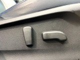 【パワーシート】スイッチ一つで簡単にシートの微調整が可能!電動だから力もいりません!快適なシートポジションにセットして、快適なドライブをお楽しみください。