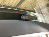 後方もしっかり同時録画。フロントと同様に画像を自動で保存するので安心です。