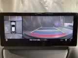 狭い場所での駐車やすれ違いなどでより的確な運転操作に役立つ360&deg;ビューモニターが装備されています。